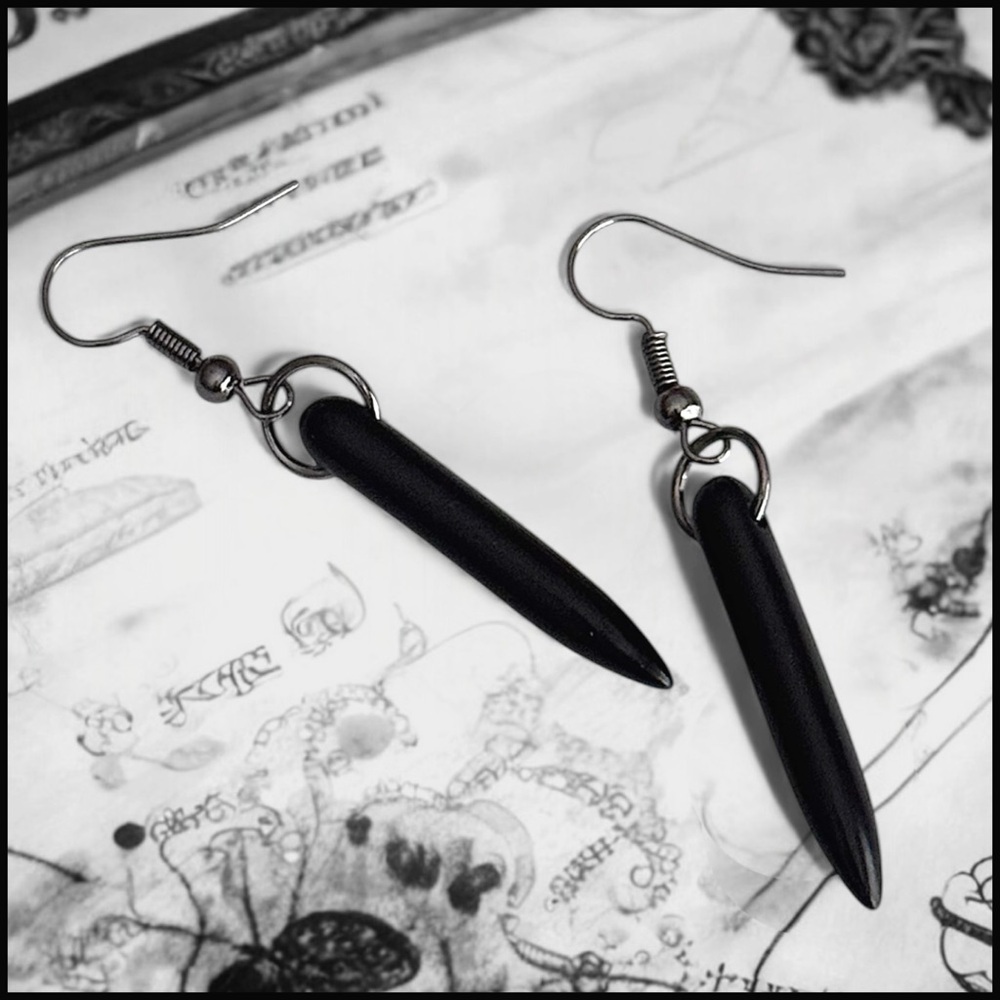 5 For $25💫Alternative Black Spike Dangles